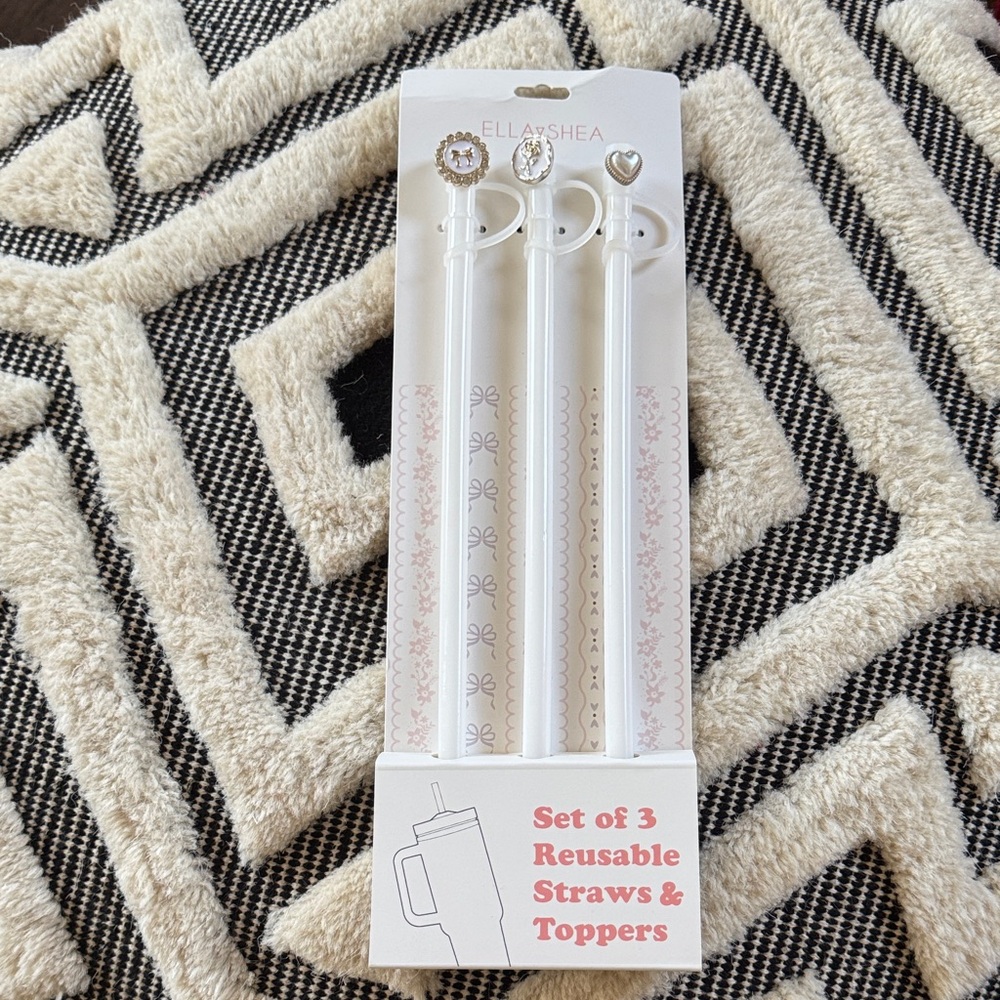 Francesca's Collections Ivory set of three reusable straws and toppers